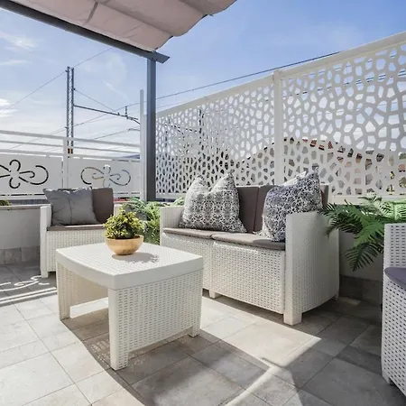 아파트 Splendido Con Parcheggio E Terrazza 리치오네