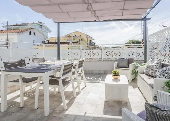 Splendido Con Parcheggio E Terrazza * ريتشيوني