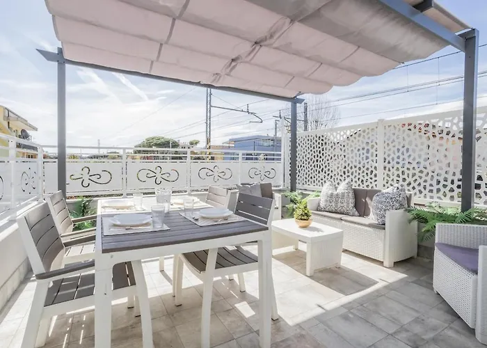 شقة Splendido Con Parcheggio E Terrazza ريتشيوني